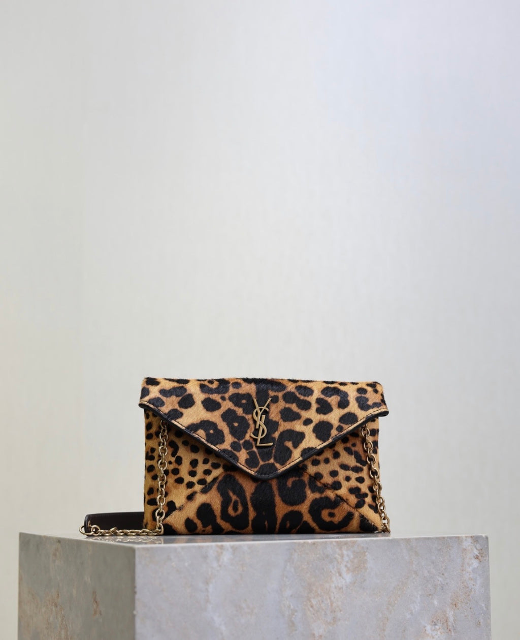 Leo purse