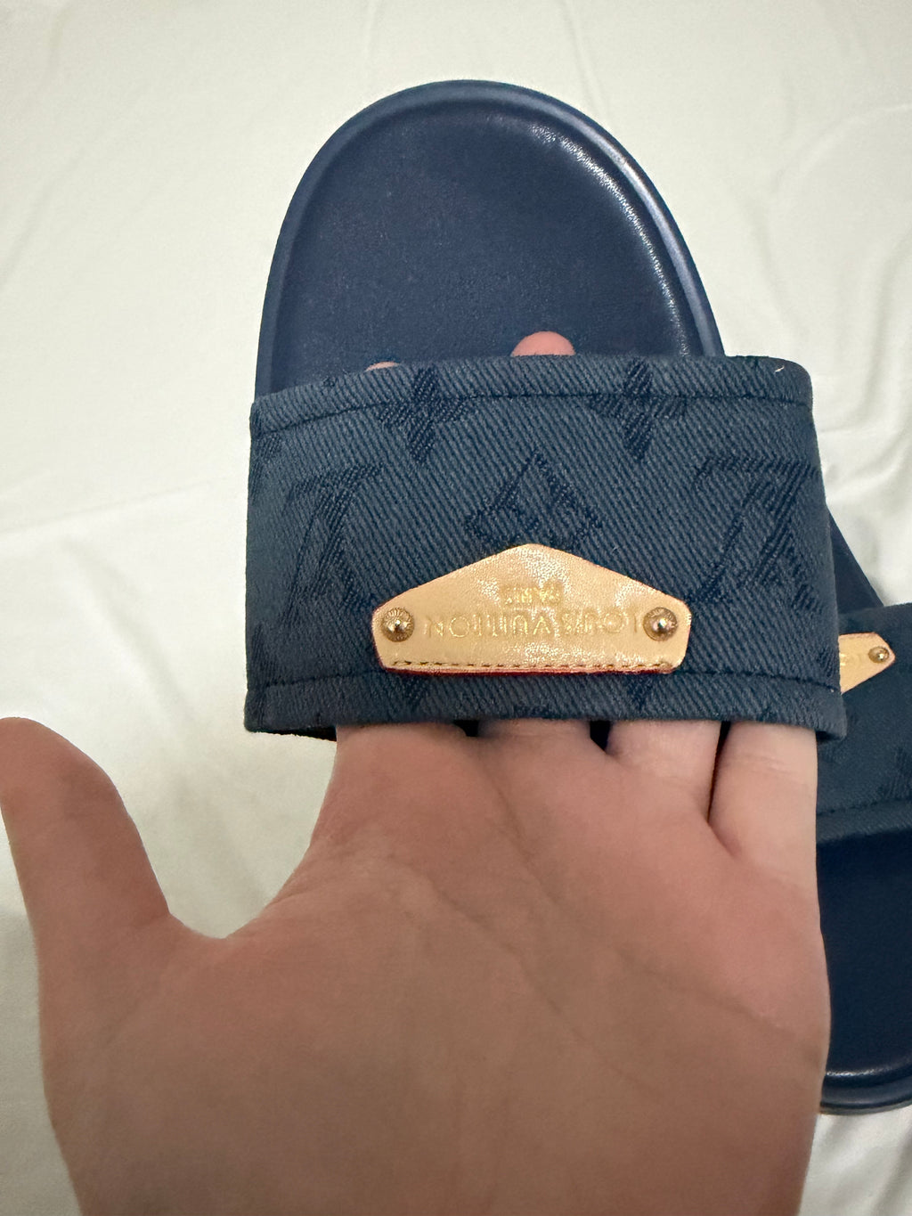 navy lv sandals size 7