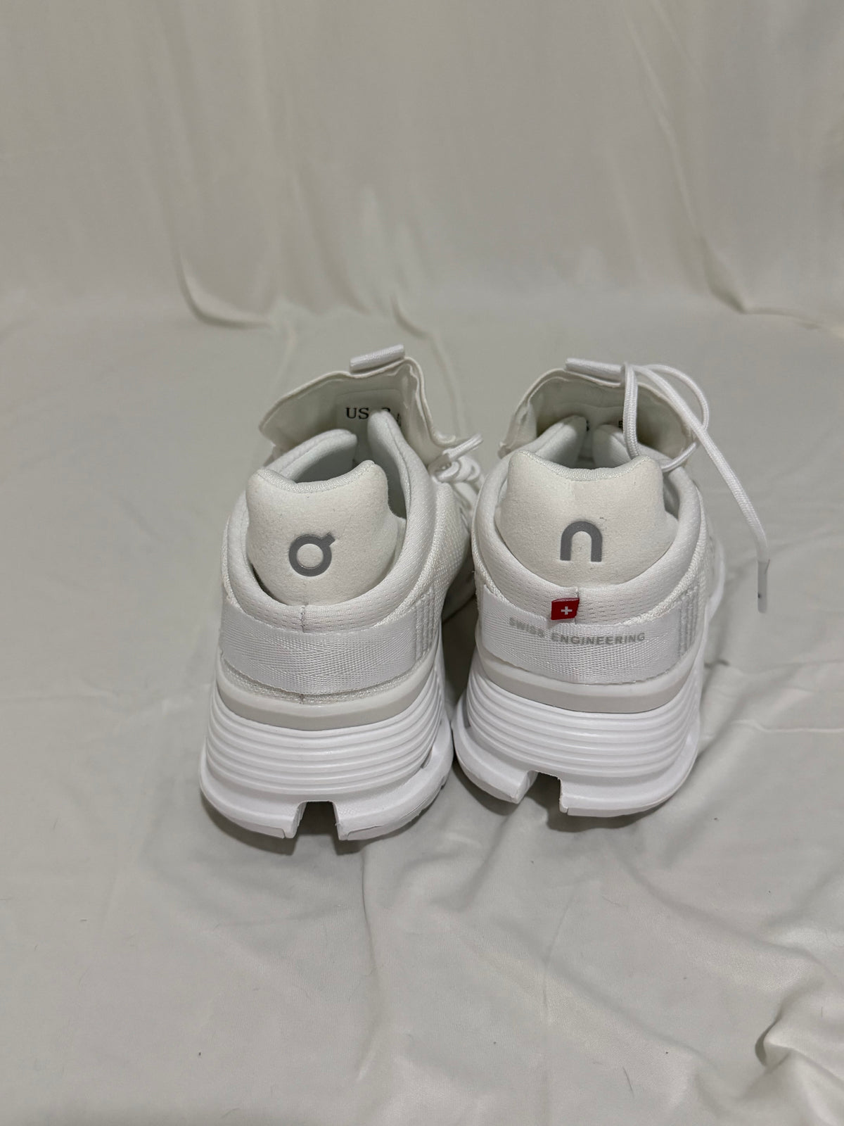 Women’s Onclouds size 8.5