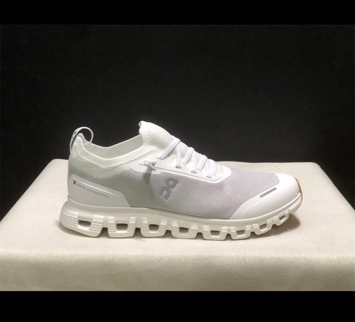 White tennis shoes